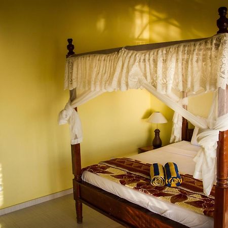 Beten Waru Bungalow And Restaurant آميدْ الغرفة الصورة